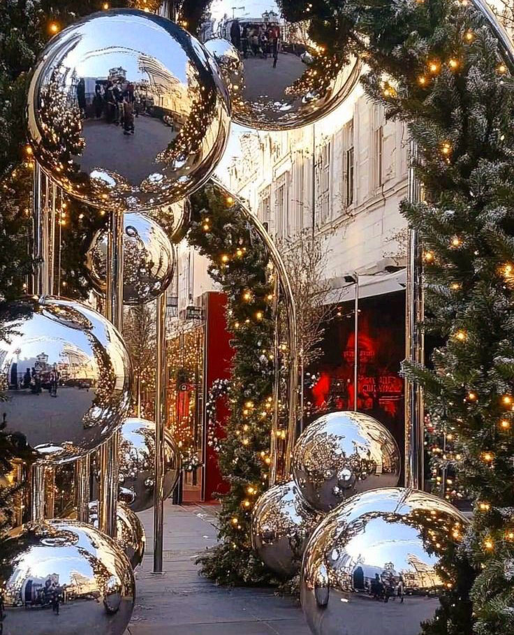 Idees Decoration Installation Ballons Miroir Le Mobilier Gonflable 2